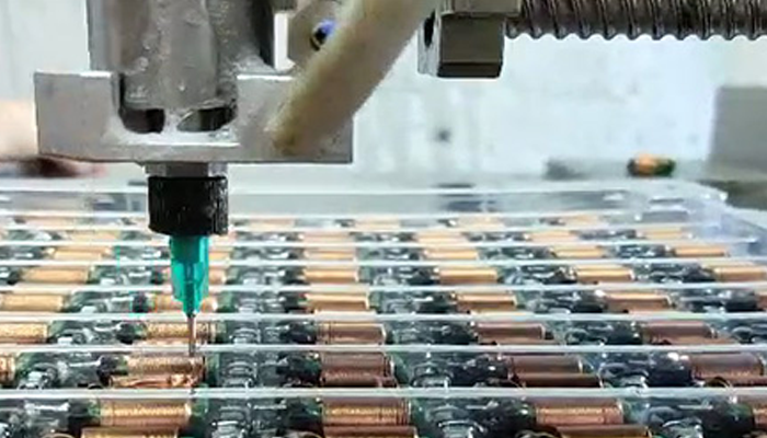 【橡膠型膠粘劑】應(yīng)用中出現(xiàn)氣泡的原因？如何去避免及解決？